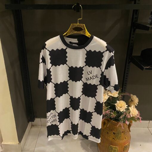 LOUIS VUITTON T-SHIRT WHITE AND BLACK PRINT