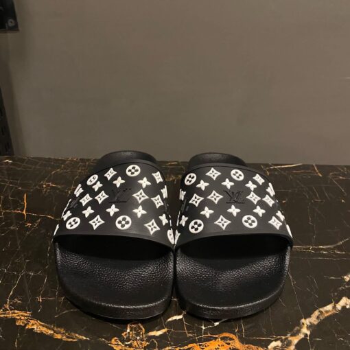 LOUIS VUITTON SLIPPER