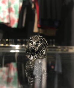 SILVER RORING LION RING