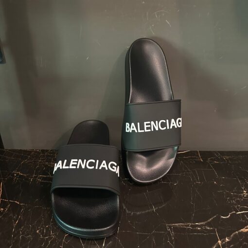 BALENCIAGA BLACK AND WHITE SLIPPER