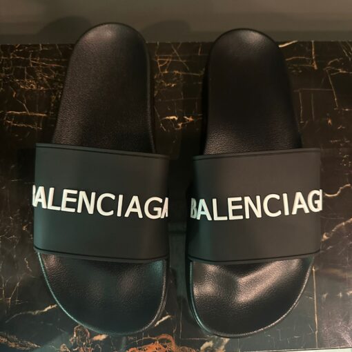 BALENCIAGA BLACK AND WHITE SLIPPER