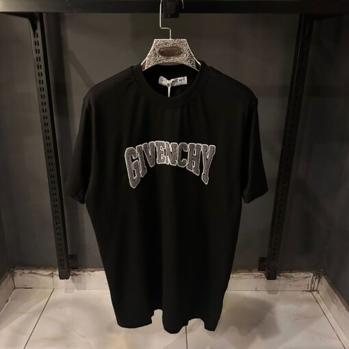 GIVENCHY BLACK TSHIRT GRAY PATCHE