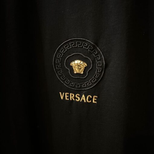 VERSACE BLACK TSHIRT GOLDEN BADGE - Image 2