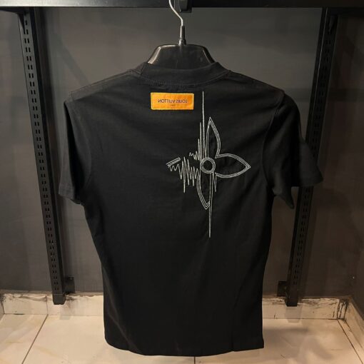 LOUIS VUITTON BLACK TSHIRT WHITE THREAD - Image 2