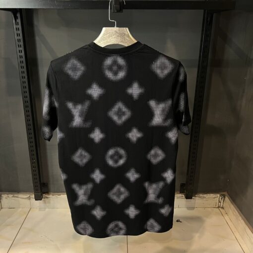 LOUIS VUITTON BLACK TSHIRT ALL OVER LOGO PRINT - Image 2