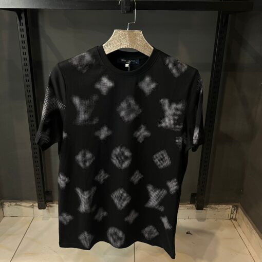 LOUIS VUITTON BLACK TSHIRT ALL OVER LOGO PRINT