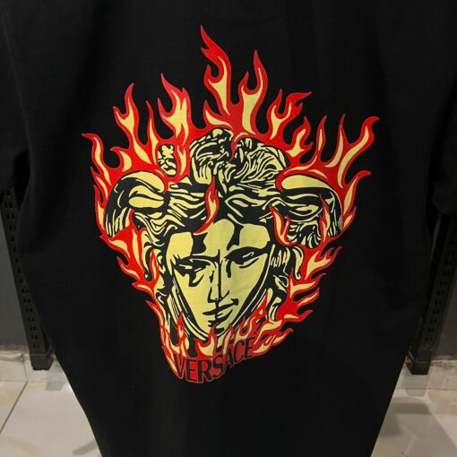 VERSACE BLACK MEDUSA PRINT TSHIRT - Image 2