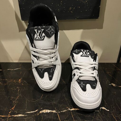 LOUIS VUITTON TRAINER SNEAKERS - Image 5