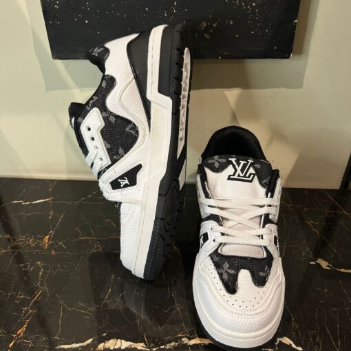 LOUIS VUITTON TRAINER SNEAKERS - Image 2