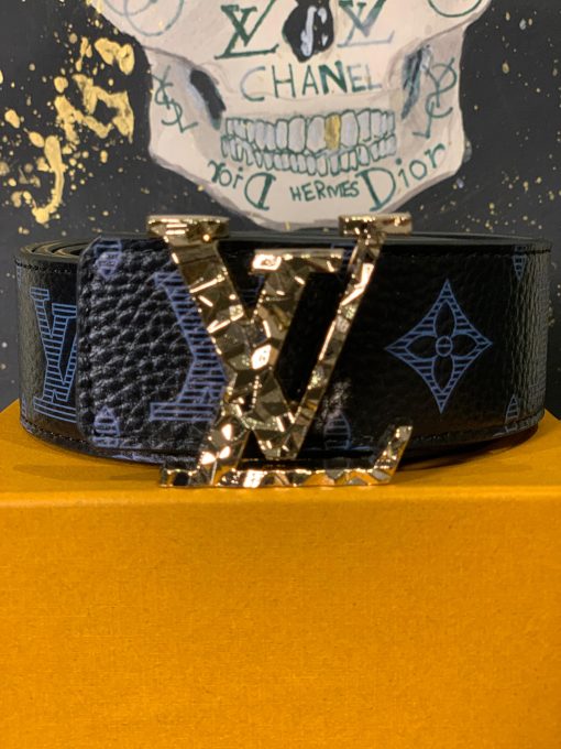 Louis V Belt with Gold Textured Buckle - Image 3